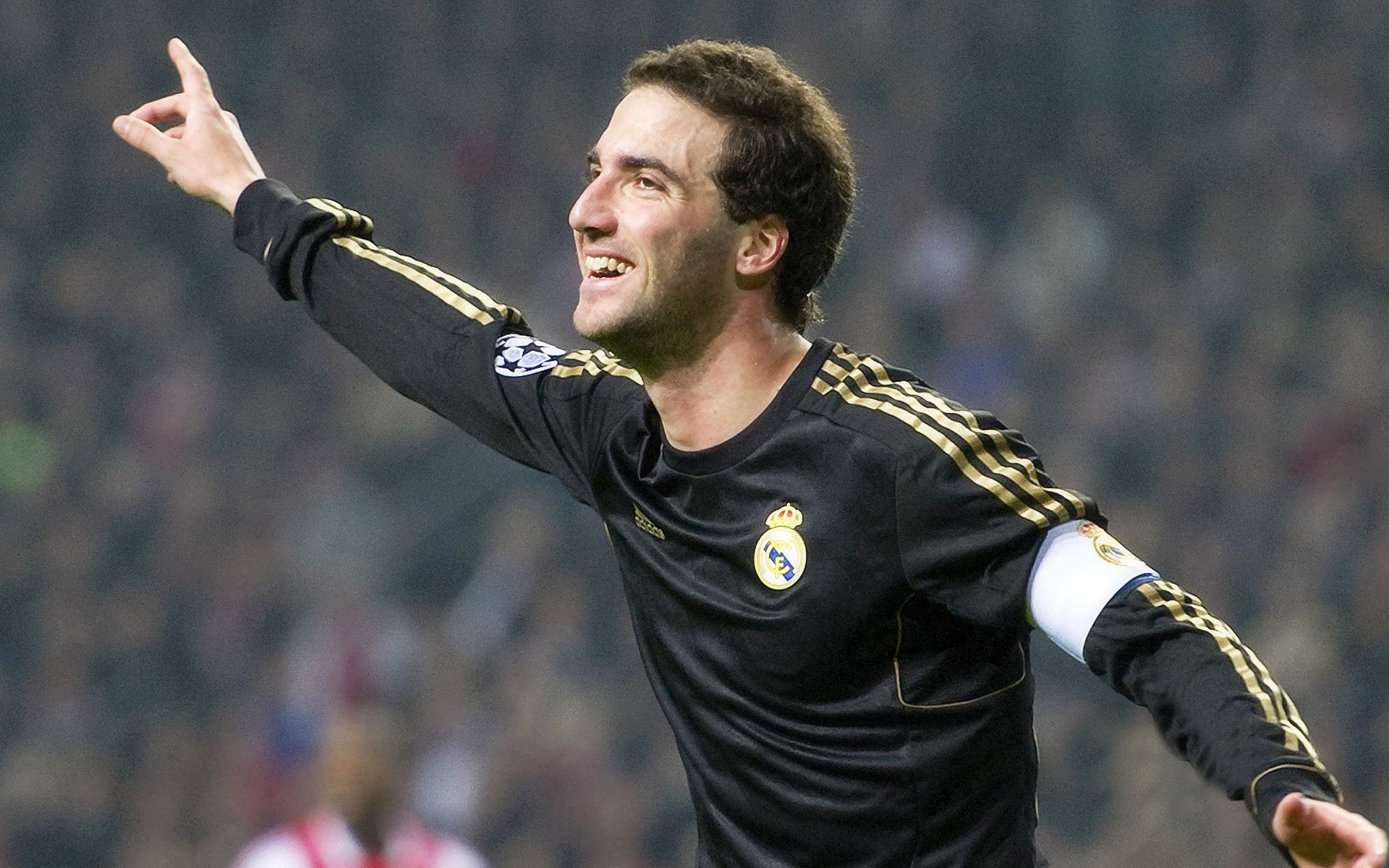 足球赛场焦点！韩国队对阵荷兰队，主力缺阵，替补球员挺身而出