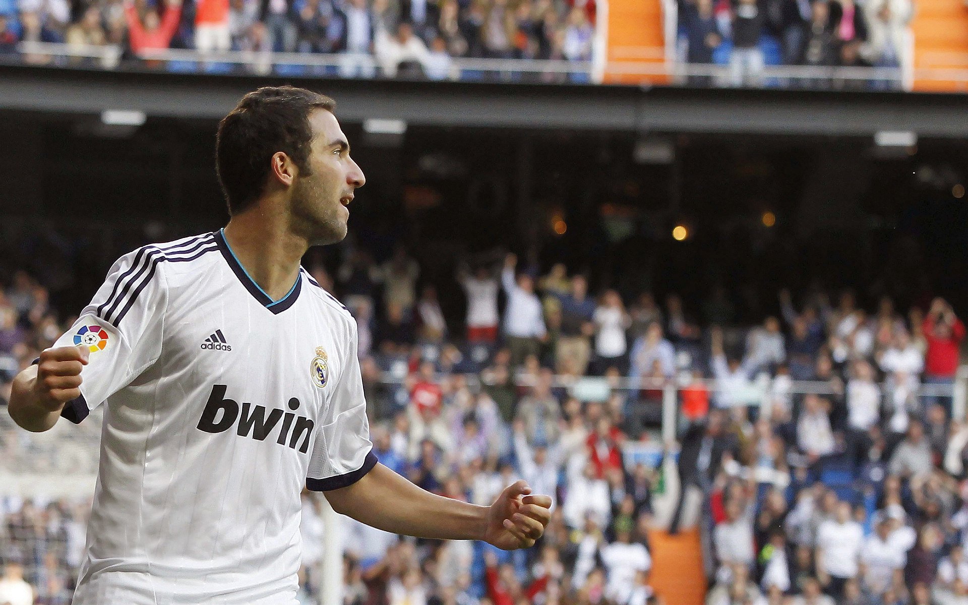 Ning回归赛场，败北首场状态亮眼，FPX观众沸腾！