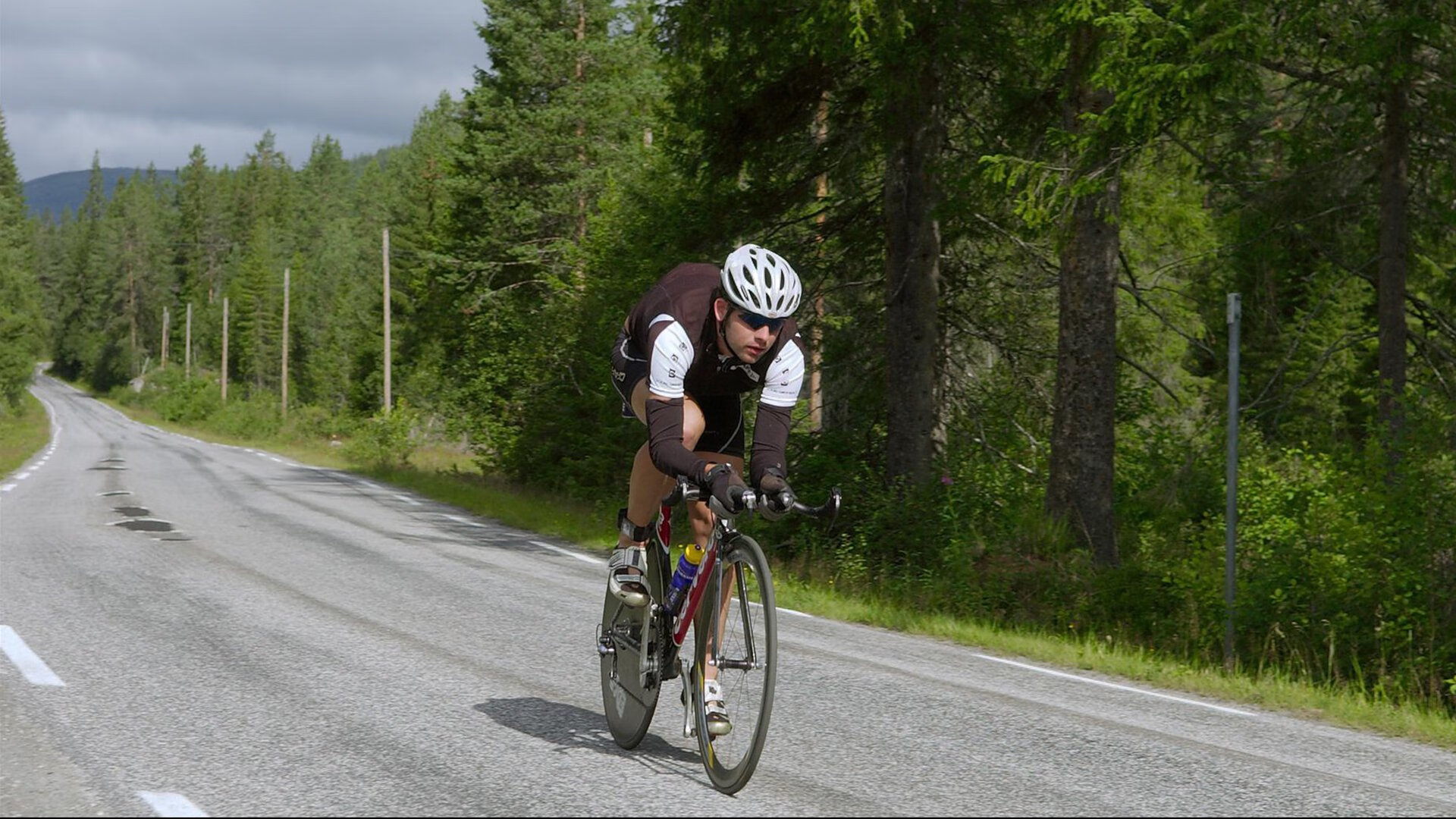 Rookie连续十场比赛得分超过绝杀，MAD挑战极限！